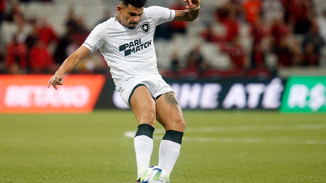 Tiquinho Soares elogia o Botafogo após derrota para o Athletico-PR: ‘Continuaremos juntos’