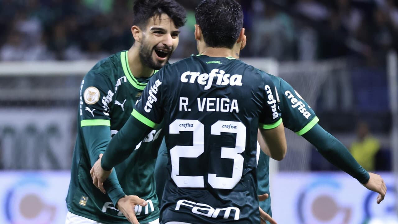 Palmeiras marcou no último minuto e venceu o Cruzeiro para voltar ao segundo lugar do Brasileirão