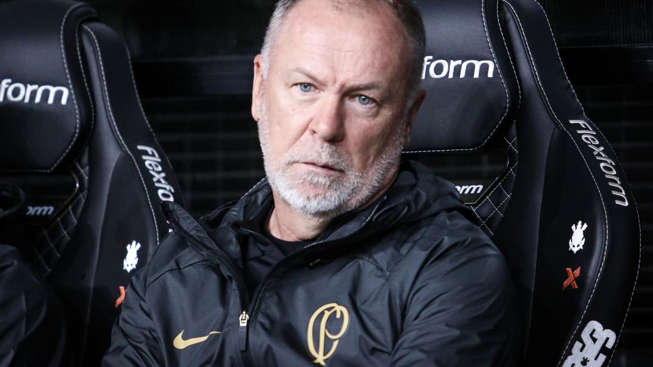 AO VIVO!   Confira a foto de Mano Menezes após coletiva entre Corinthians e Flamengo