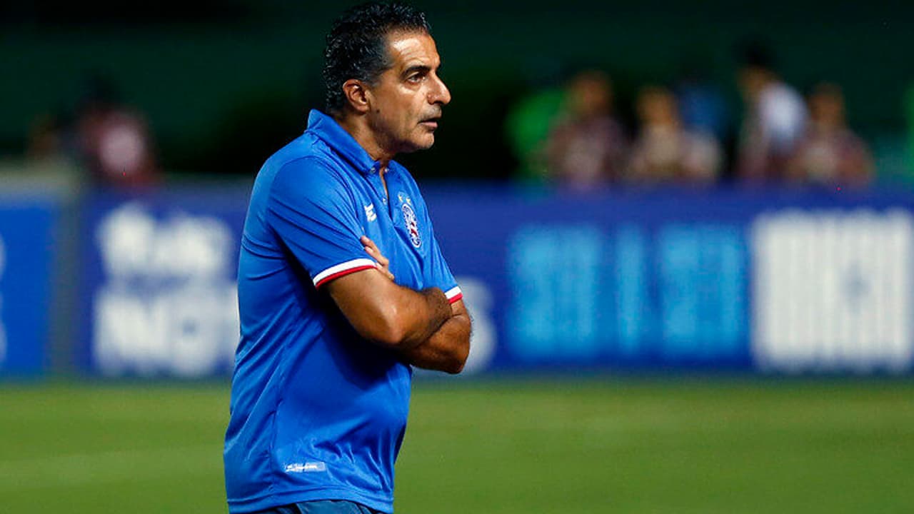 O técnico do Bahia criticou Gabigol pela saída de Kanu