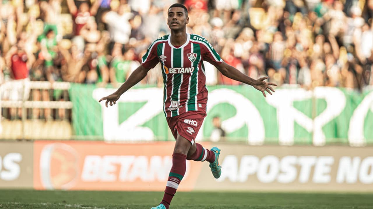 Alan elogiou o time do Fluminense e falou sobre o gol inaugural do Carioca:  'Trabalho muito durante as férias'