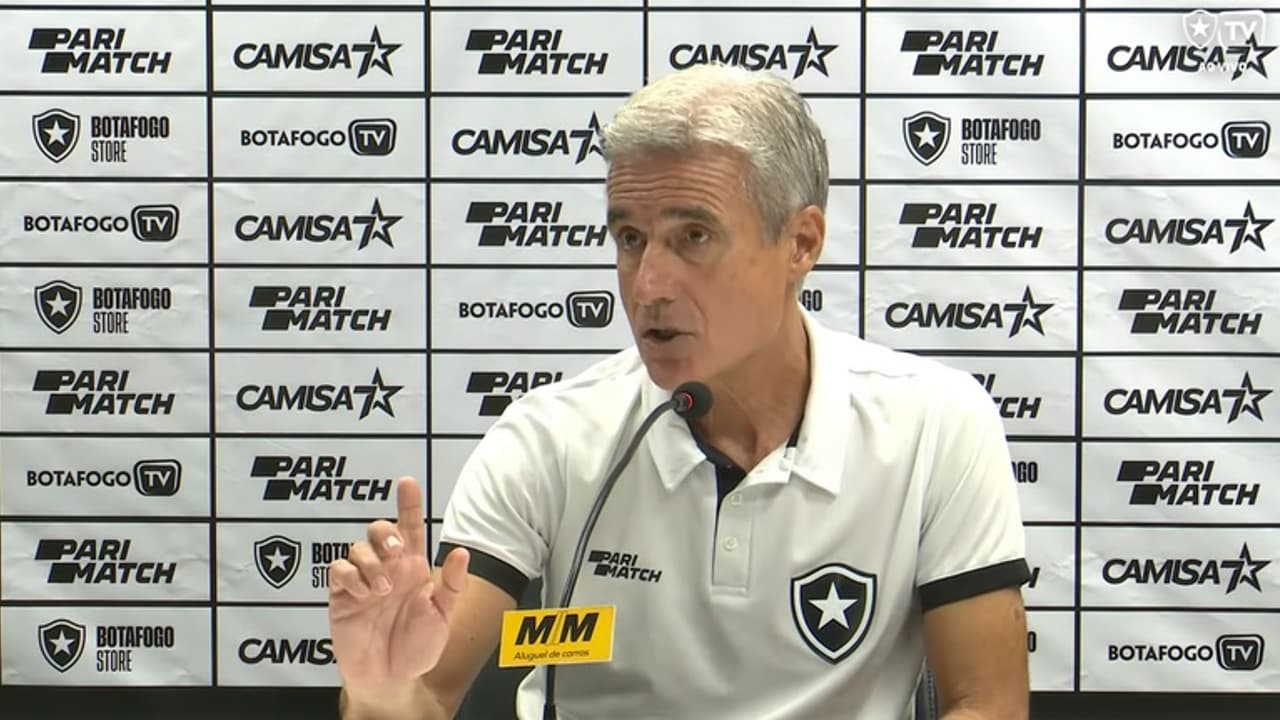 Luís Castro elogia força do Botafogo contra o Flamengo, humilha dirigentes e explica desprezo a árbitro