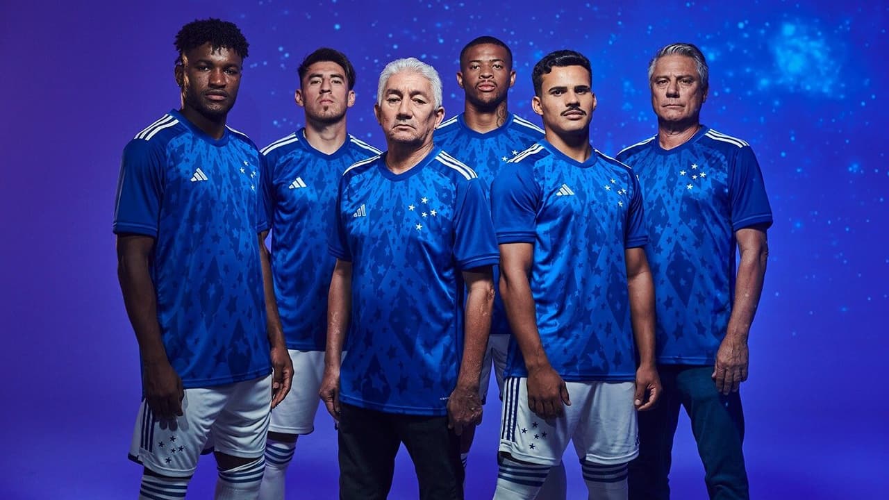 Após vazamento, Cruzeiro revelou oficialmente uniformes para a temporada 2024