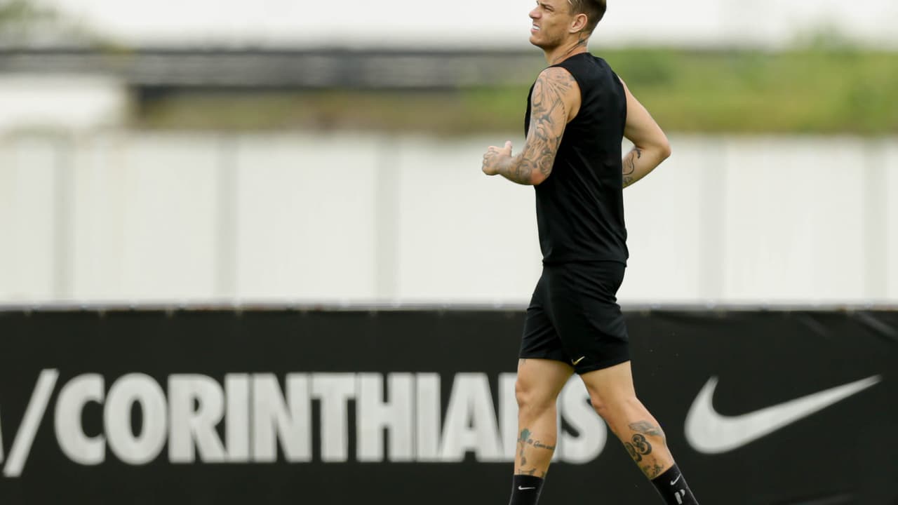 Roger Guedes conta com o apoio da torcida corinthiana para superar a ‘Retranca’ do Ituano.