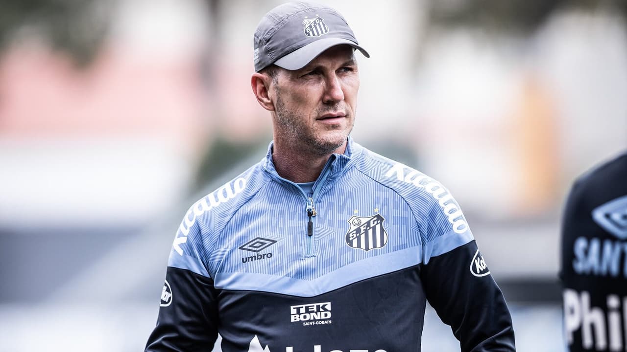 Paulo Turra busca 'fórmula melhor' para melhorar a defesa do Santos