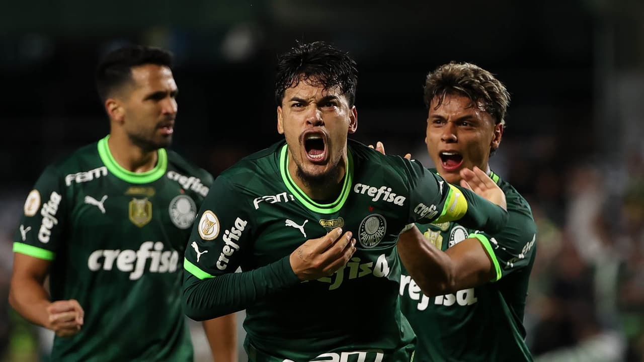 Com gols que ‘caíram do céu’, Palmeiras venceu o Coritiba e encerrou série decepcionante no Brasileirão