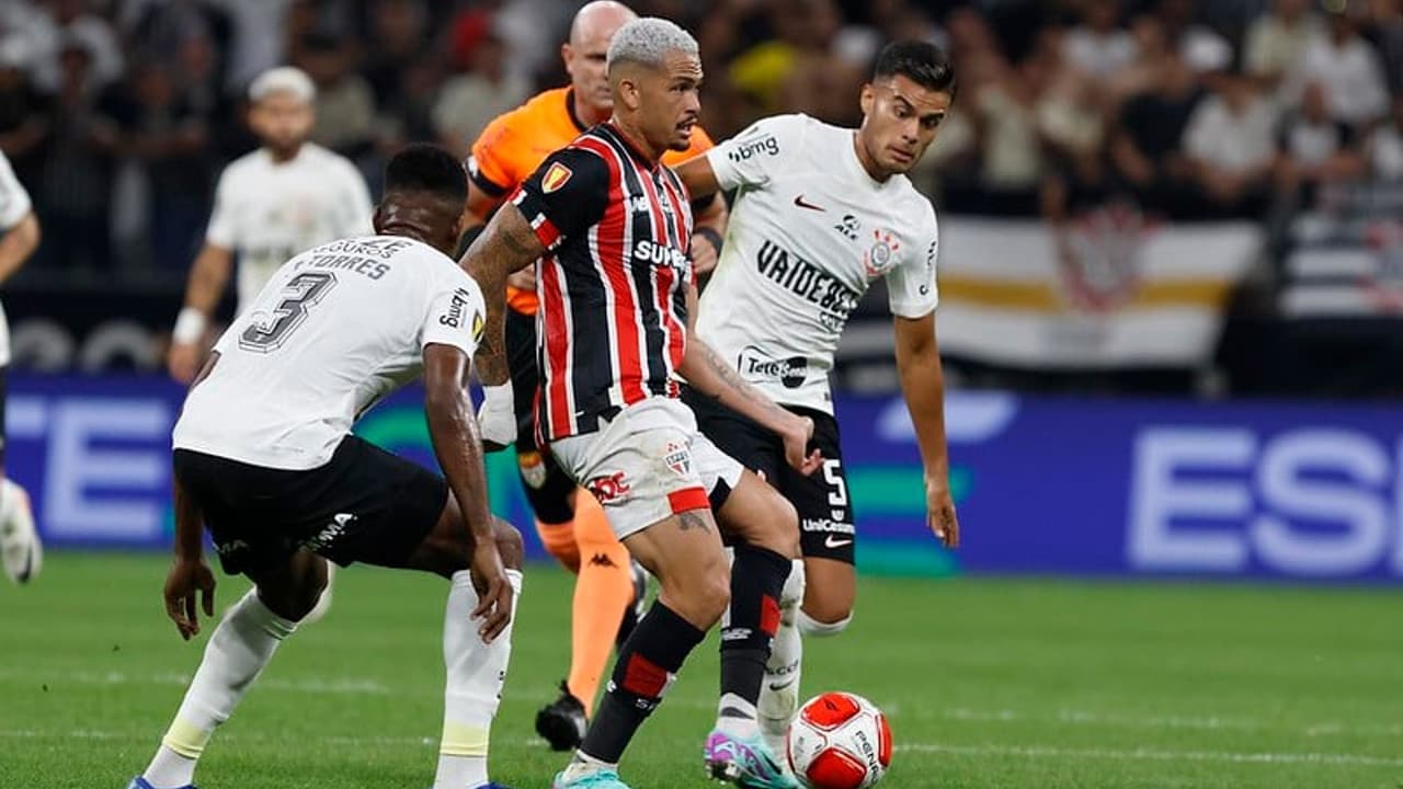 São Paulo: Luciano lamenta não ter repetido a provocação ao Corinthians: 'Felizmente deles, escorreguei'