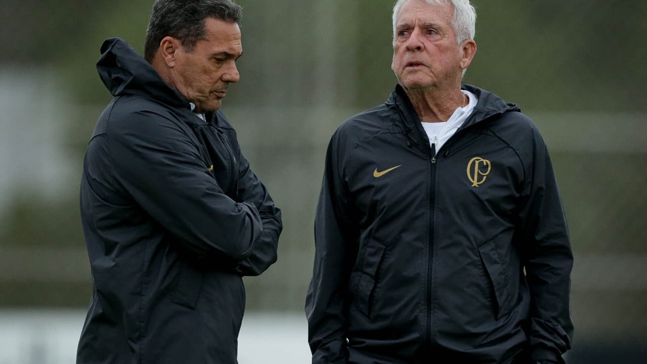 Diante de um dilema, Luxemburgo iniciou os preparativos para afastar o Corinthians da 'zona de confusão' do Brasileirão.