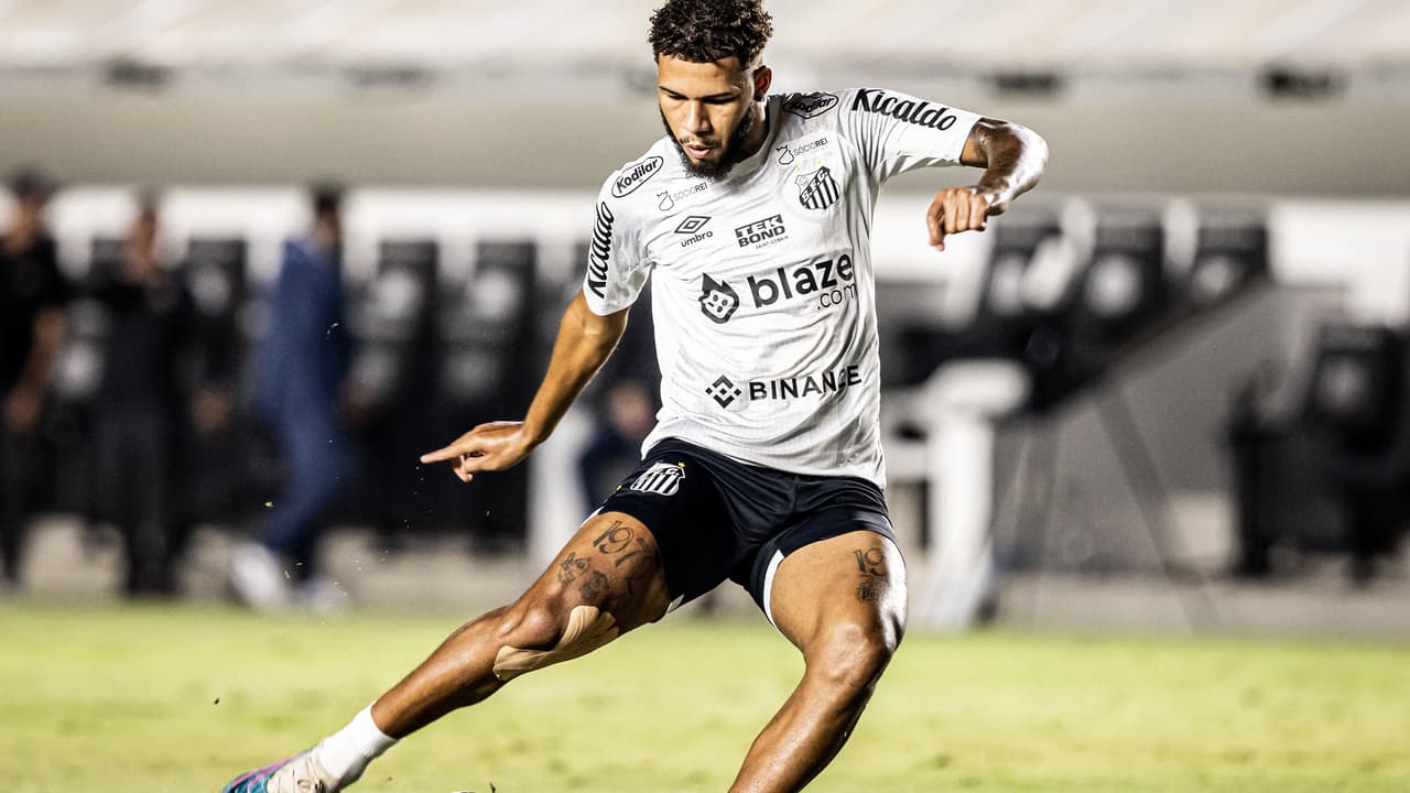 Santos contratou o meio-campista português Nathan