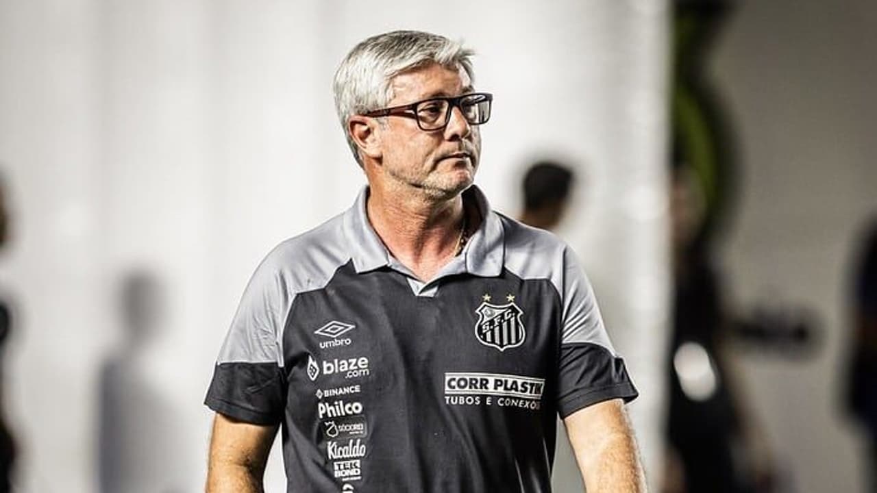 Odair Hellmann falou sobre os protestos dos torcedores após o empate do Santos, dizendo: 'O resultado é o mais importante, mas temos qualidade'.