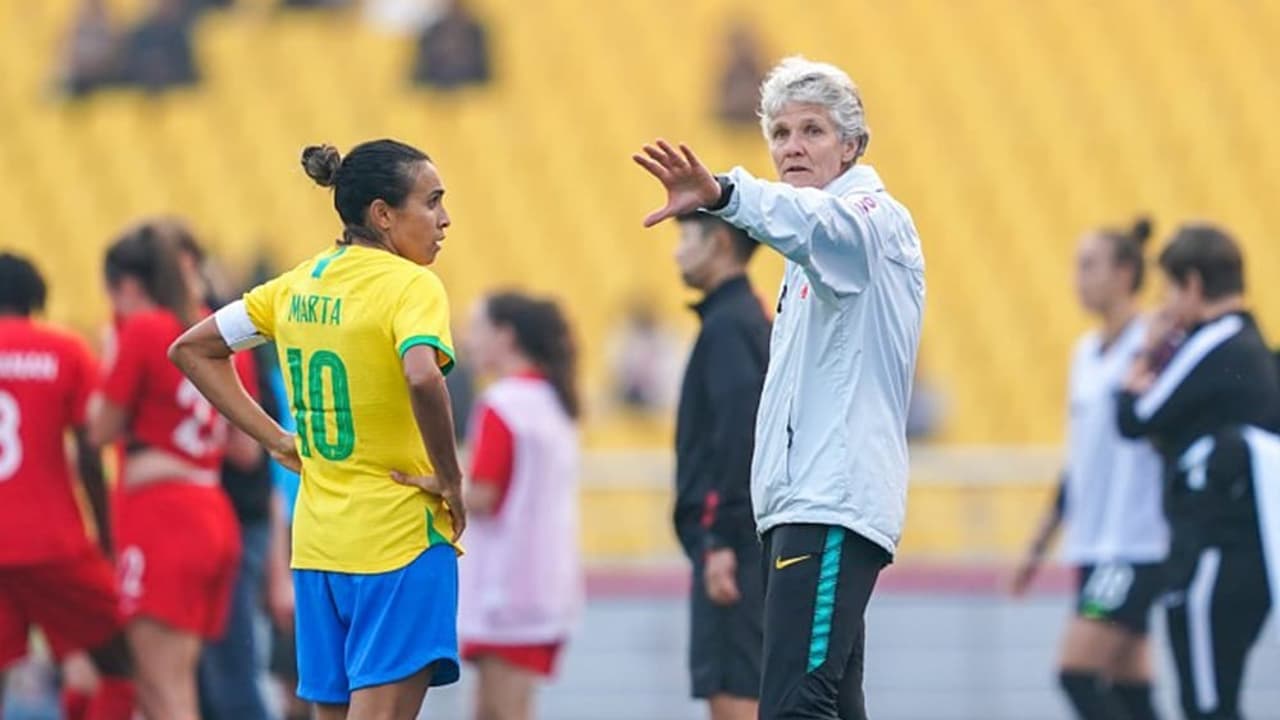 Ednaldo pretende conversar com Marta e os demais dirigentes da seleção feminina para definir o futuro do Pia