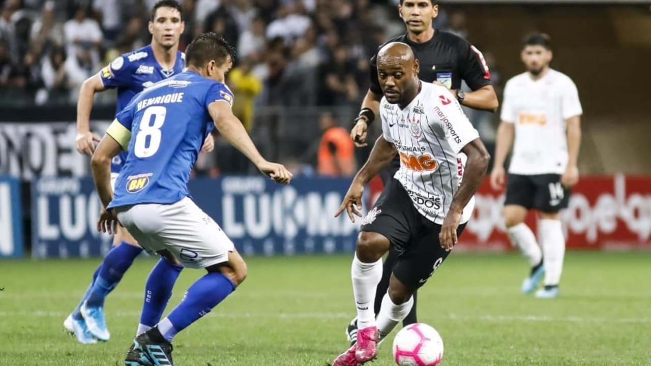 O Corinthians se reencontra com o Cruzeiro depois de mais de três anos;   lembre-se da última luta