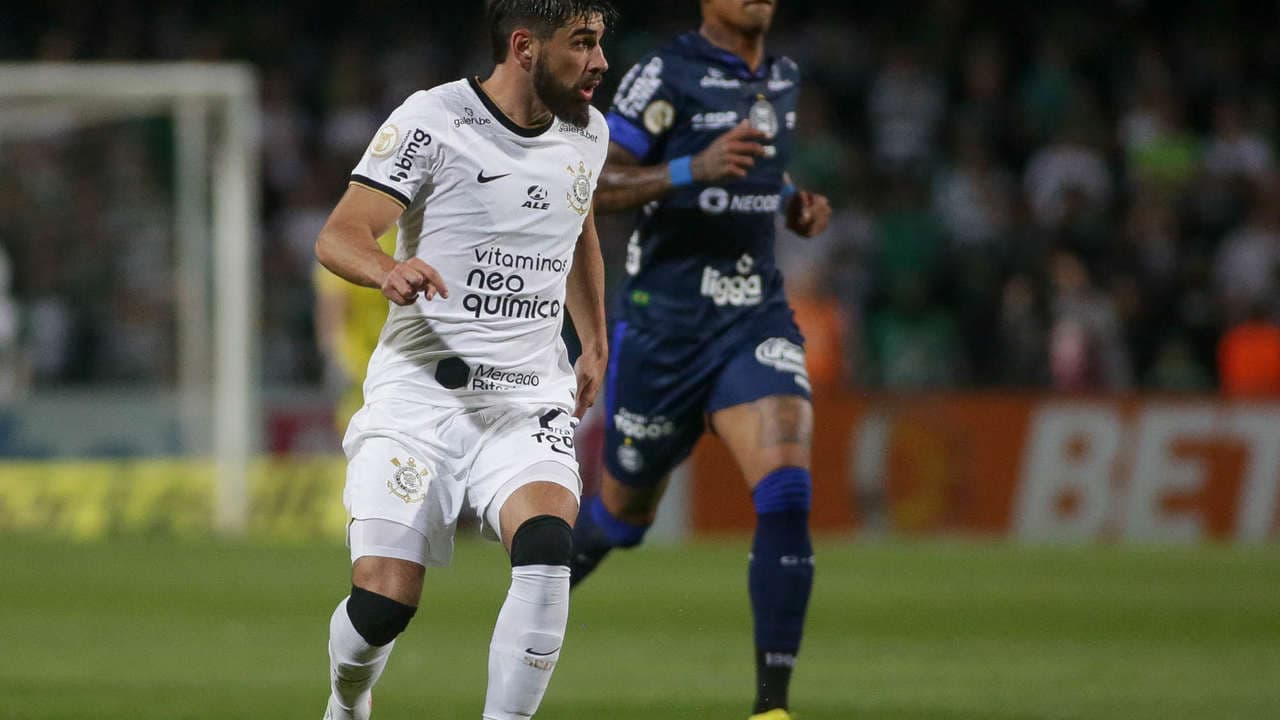 Corinthians x Coritiba: onde assistir ao vivo, horário e escalações do jogo do Brasileirão