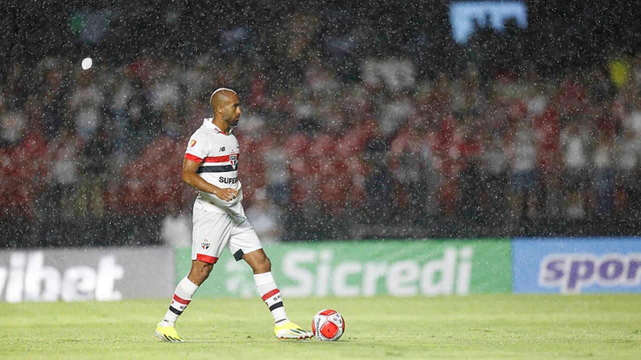 Aparecido na vitória do São Paulo no Paulistão, Lucas abriu sobre o gol para a temporada e revelou o problema no quadril.