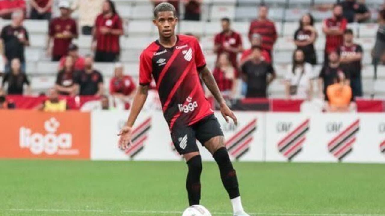 Pedrinho, ex-Atlético, assina pelo Shakhtar Donetsk