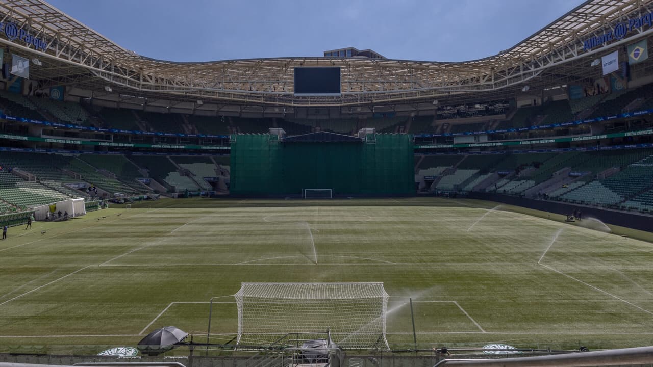 O pitch da Allianz gera discussão entre torcedores nas redes