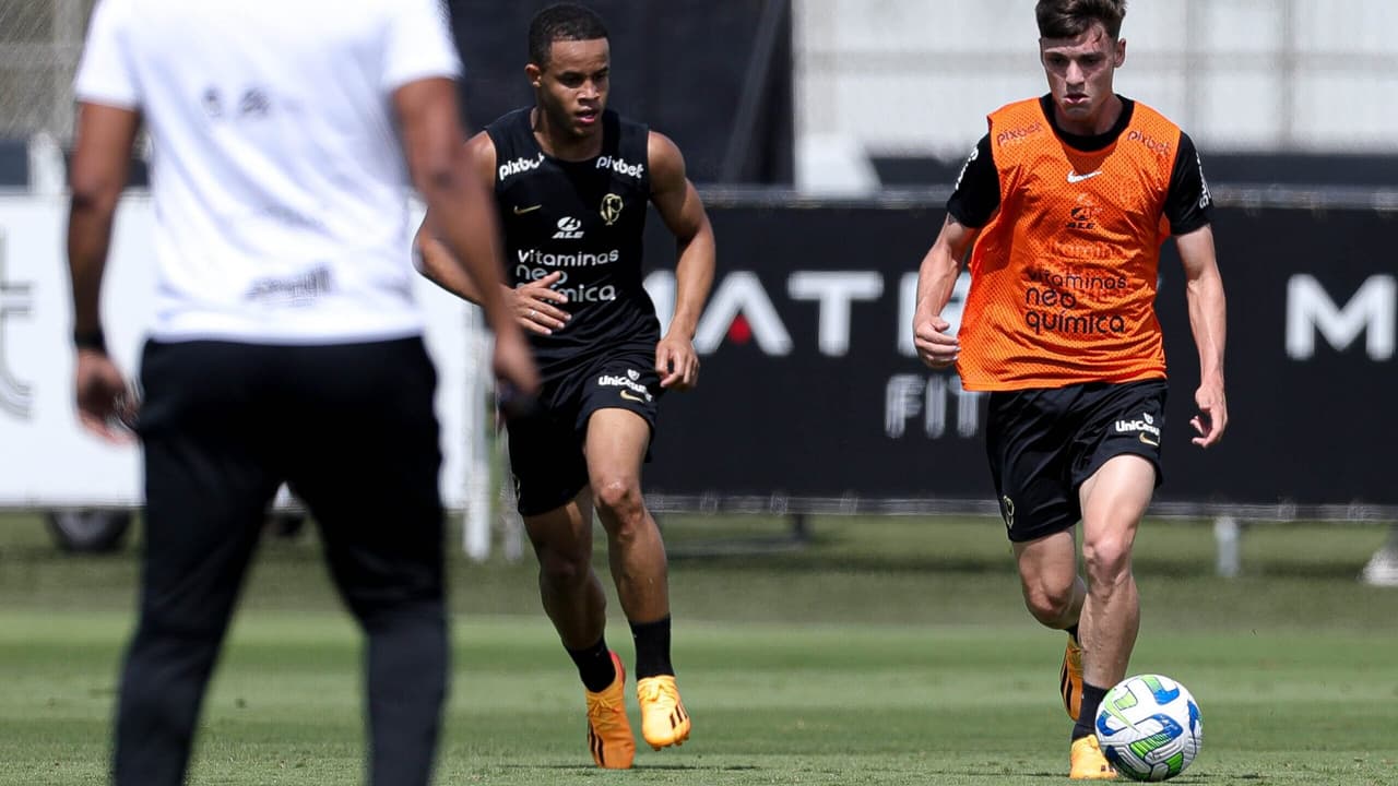 Corinthians encerra primeira semana de treinos no Data Fifa com ‘invasão’ de base