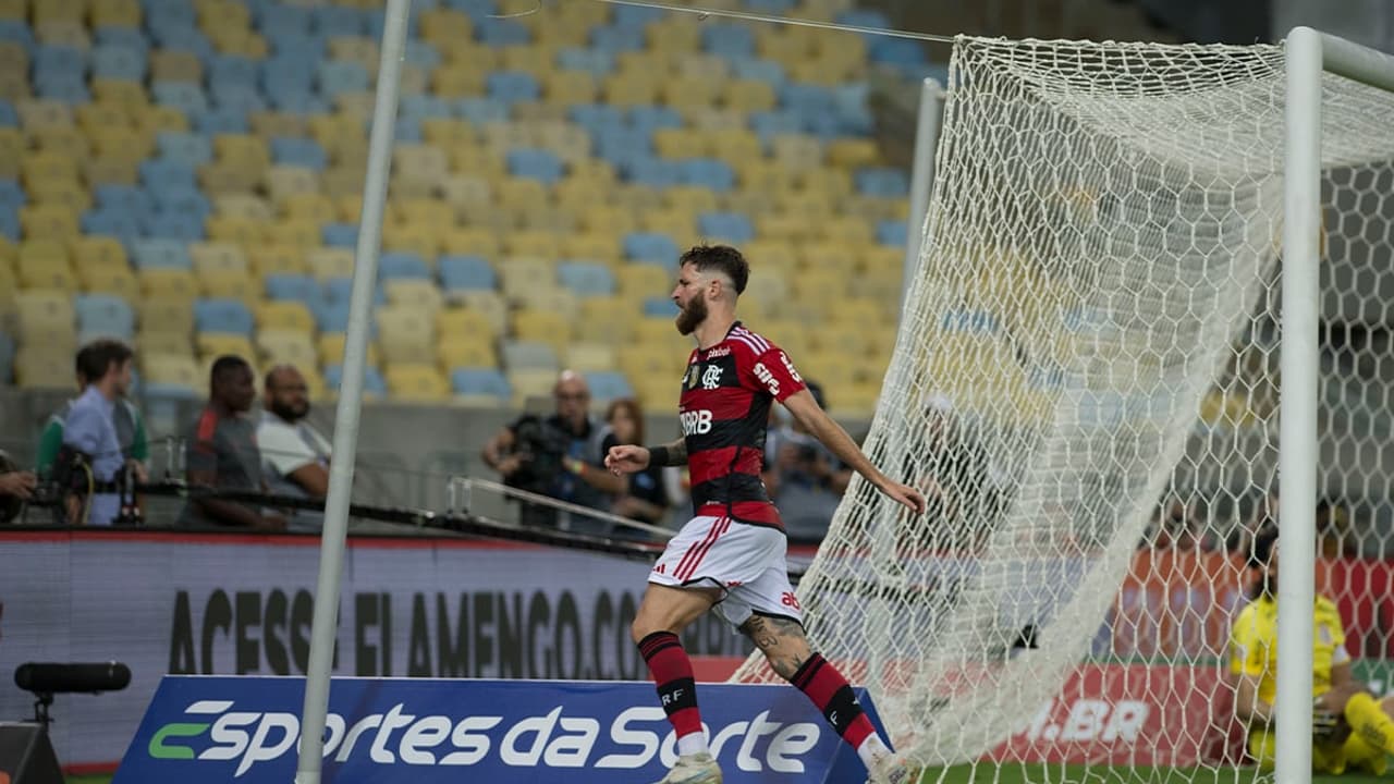 Flamengo marca nos acréscimos, derrota o Corinthians e chega ao G6 do Brasileiro