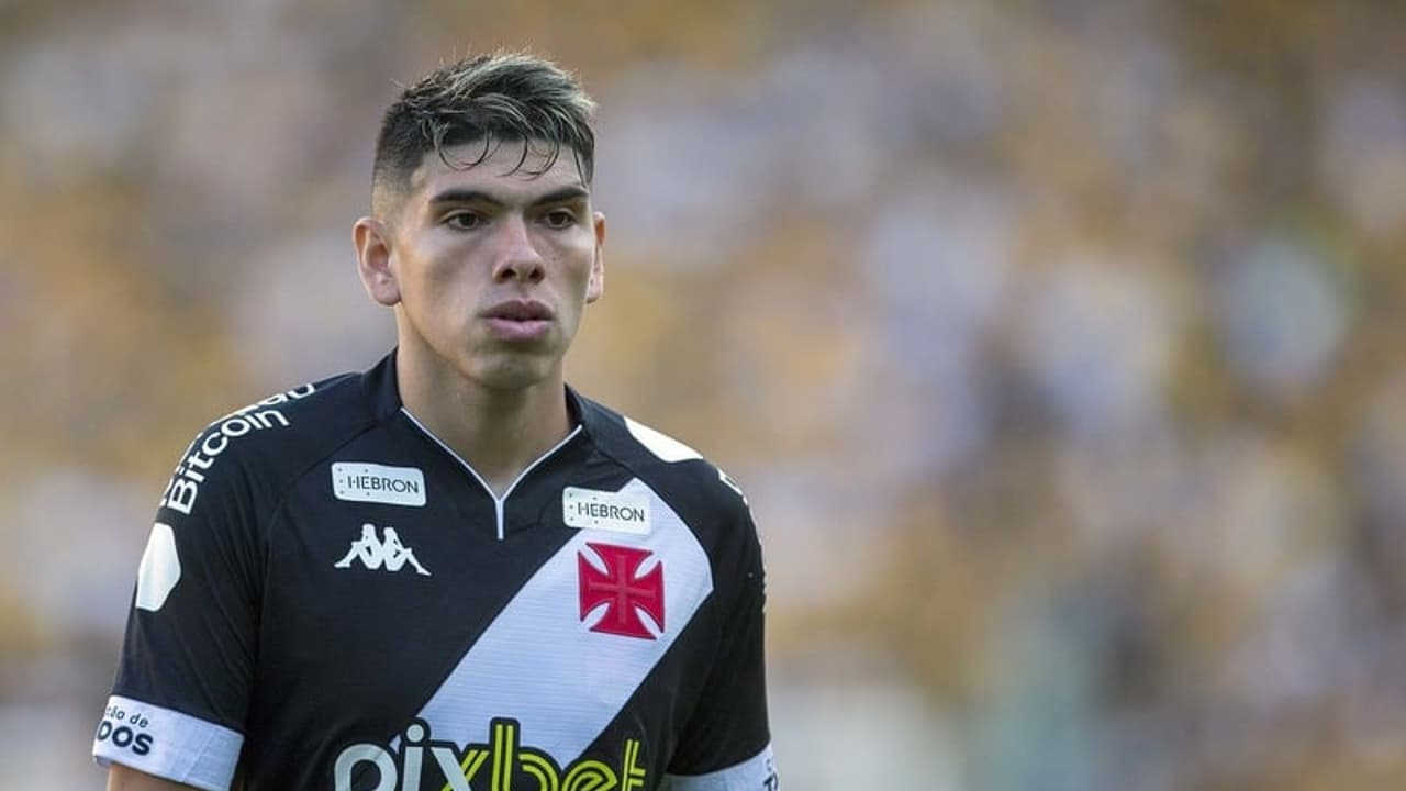 Palacios recebeu oferta do Colocolo e o Vasco manifestou interesse na negociação.