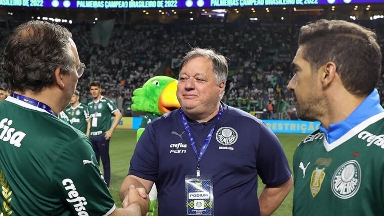 Barros?   O rebaixamento do Palmeiras colocou o diretor de futebol sob maior pressão em quatro anos