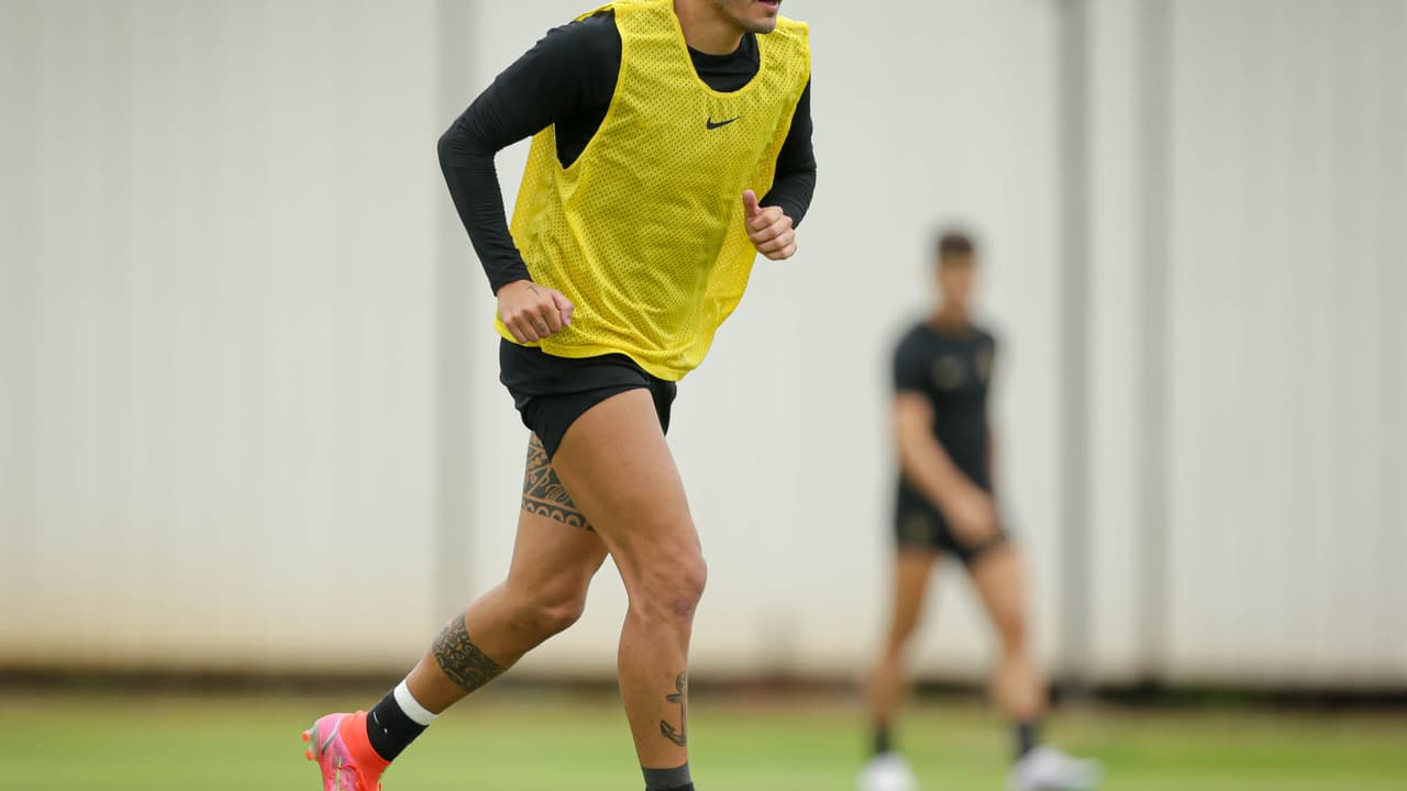 Fábio Santos admite erros e incentiva Corinthians a melhorar fora de casa na Libertadores