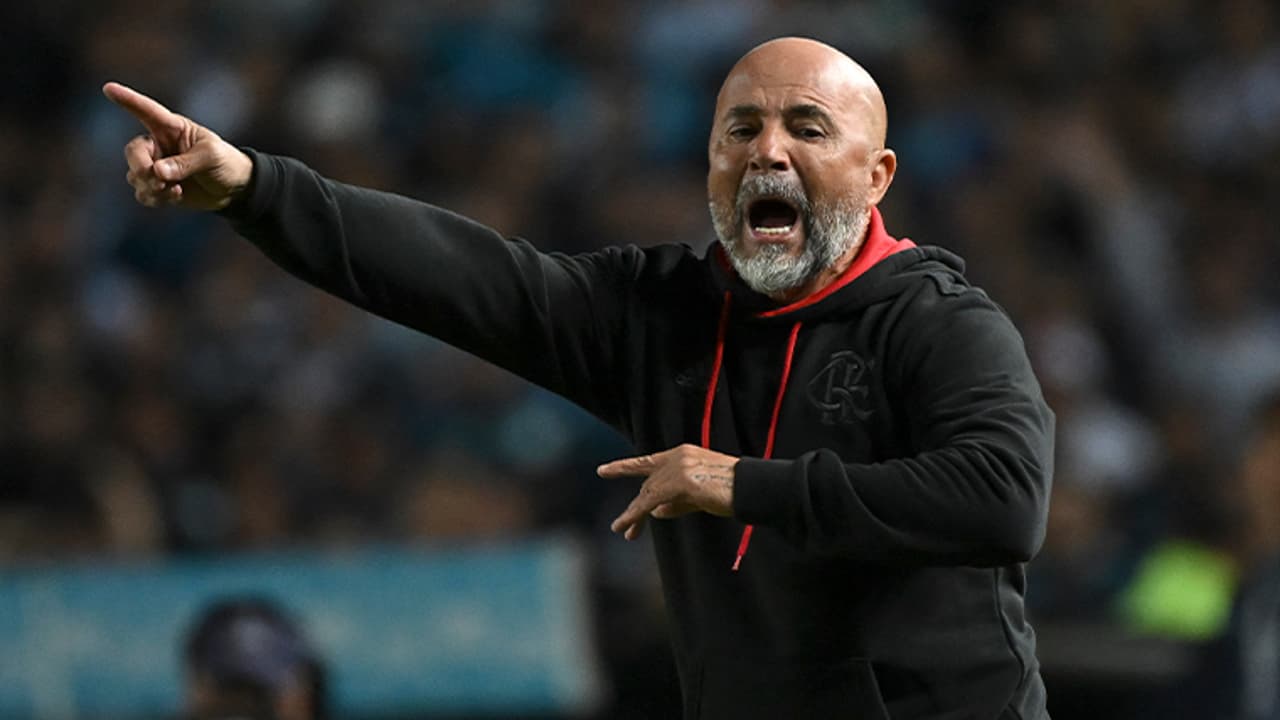 Sampaoli aponta necessidade de mudanças no Flamengo, mas vê superioridade do time no duelo com o Racing