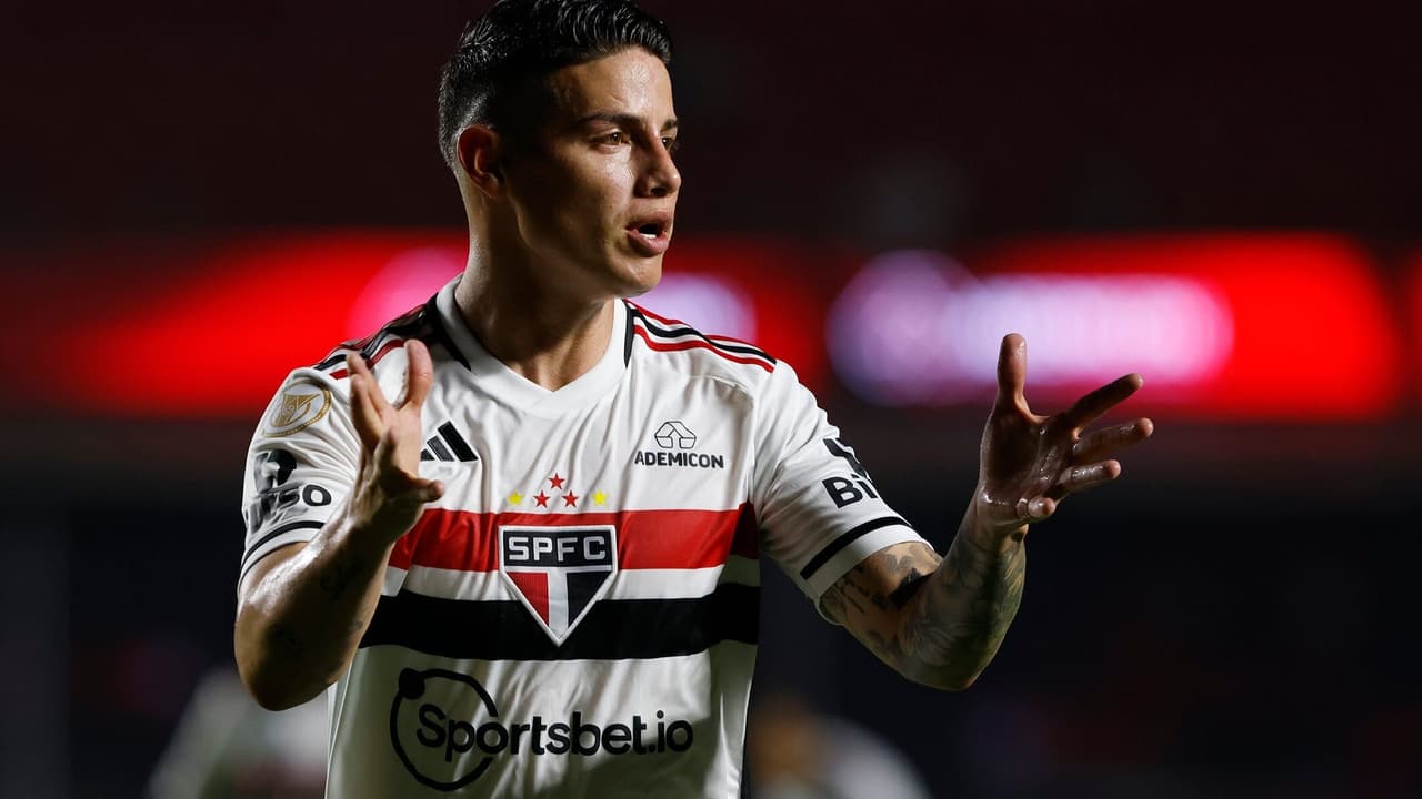 Dorival Júnior apresenta James Rodríguez a Arrascaeta e explica a atuação do jogador no São Paulo