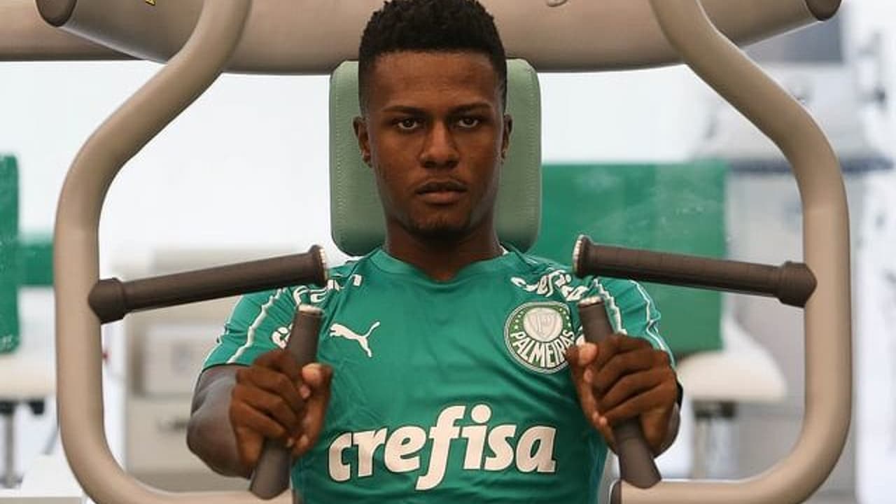 Palmeiras pode lucrar com acordo para zagueiro turco