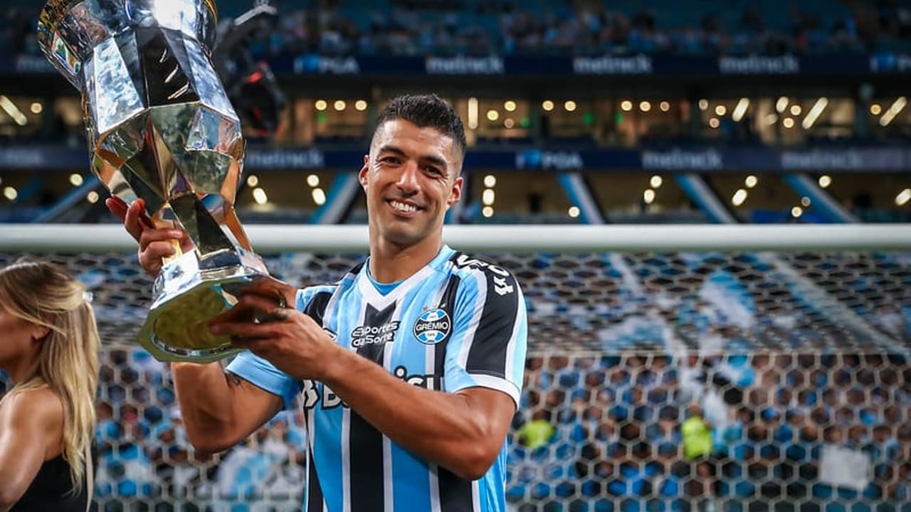 ↑ Suárez comemora segundo Grêmio em três meses: 'Não esperava começar assim'.