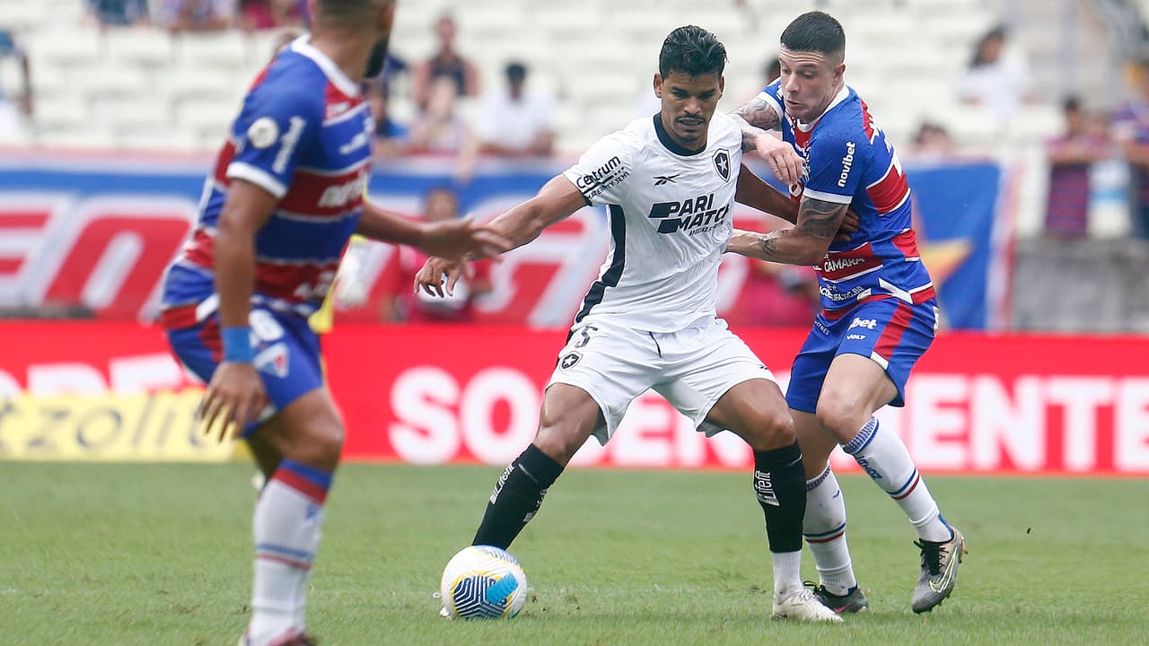 Salvando jogadores, Botafogo empata com Fortaleza pelo Brasileirão