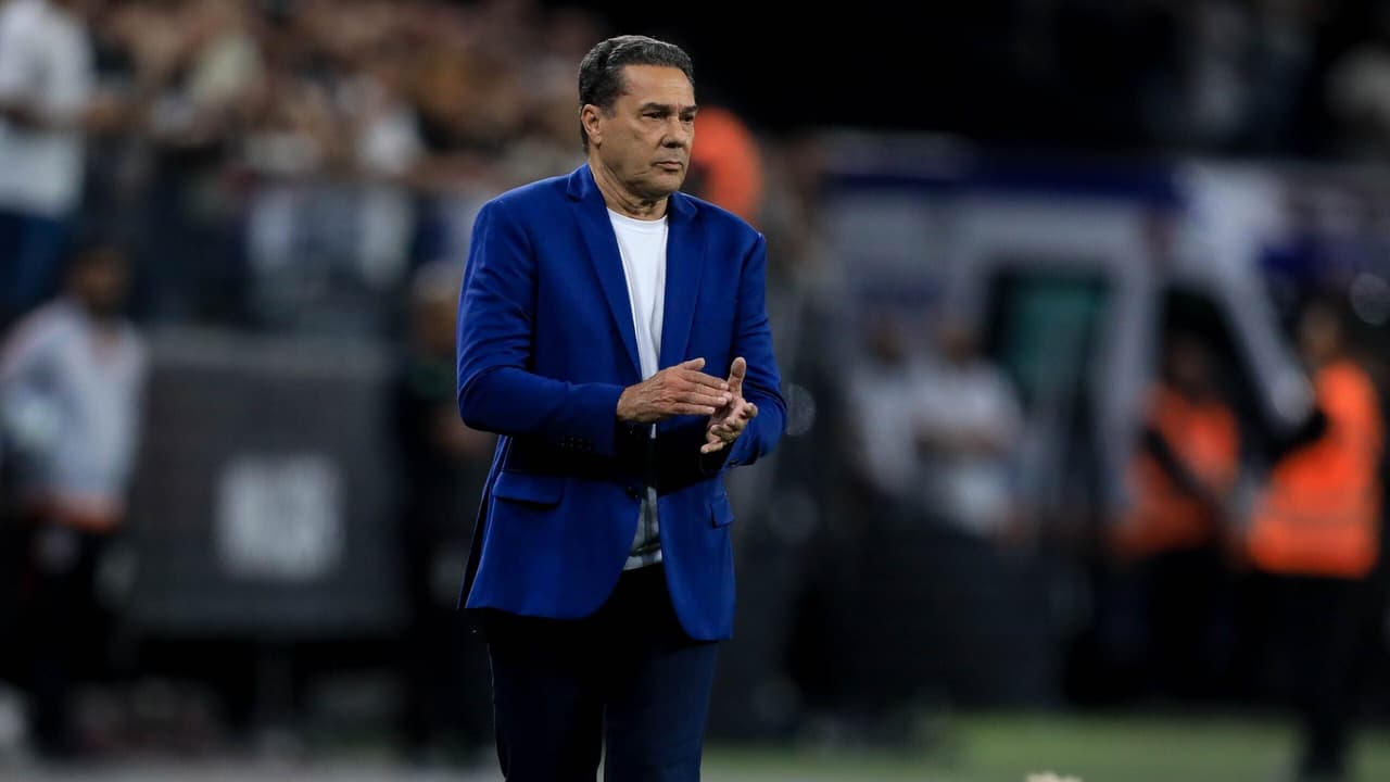 Luxemburgo admitiu que o Corinthians não tinha time para participar dos três jogos e acreditava que o progresso seria feito após a data Fifa.