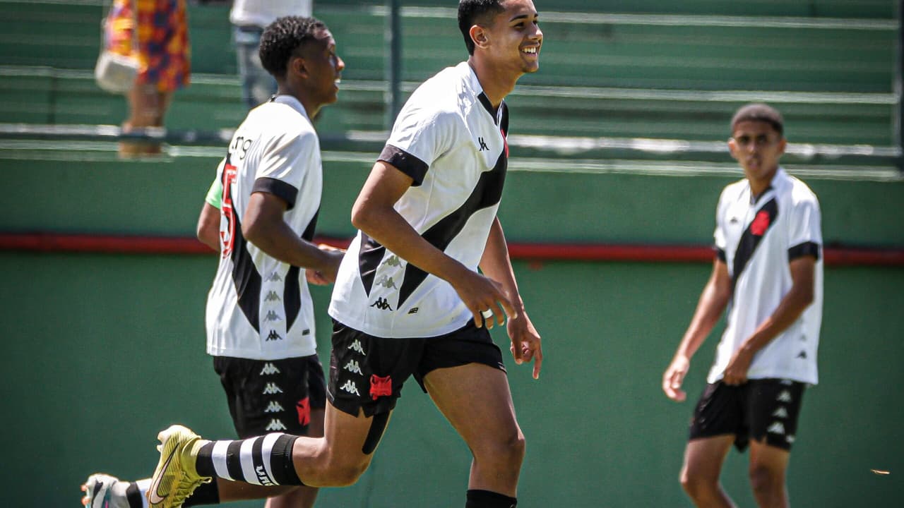 Vasco se recupera de desvantagem e vence o Flamengo nas semifinais da competição carioca sub-17