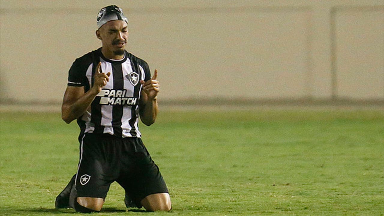 Após início positivo, sistema defensivo do Botafogo apresenta falhas