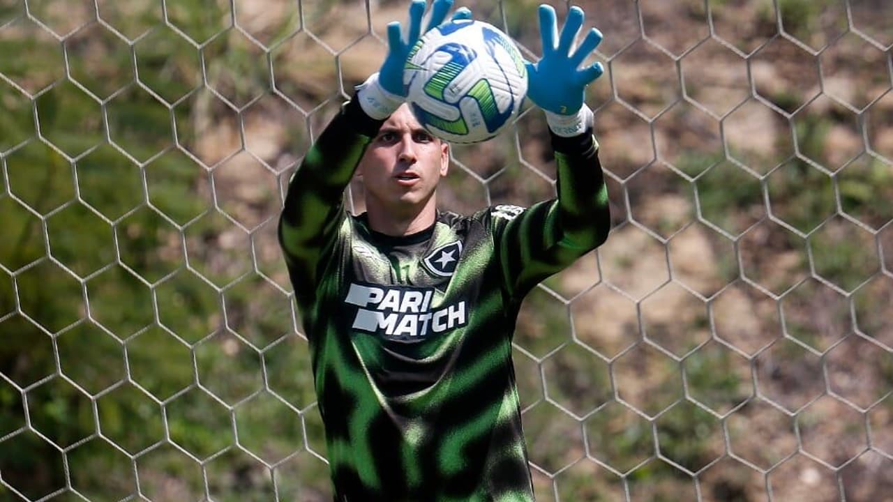 Gatito pode ser lançado como titular do Botafogo em partida do Brasileirão depois de muito tempo