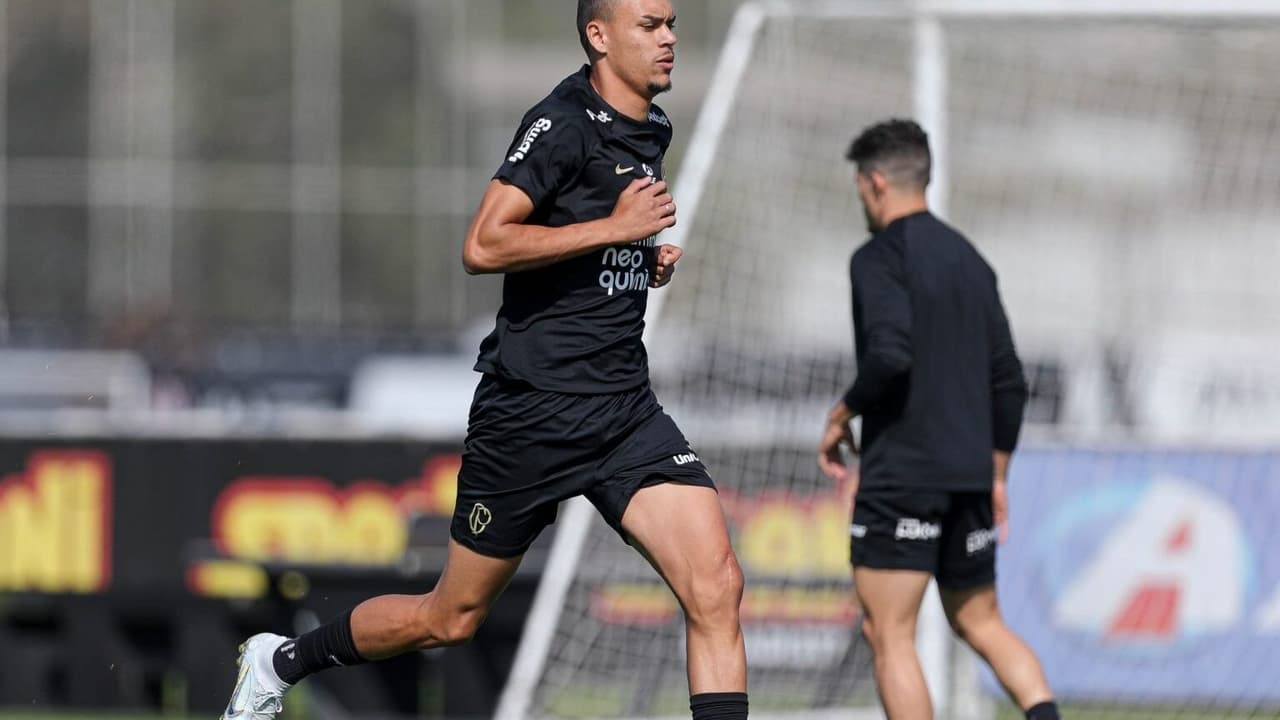 Armado com zagueiros da base, o Corinthians faz primeiro treino em São Paulo antes da maratona de jogos em casa