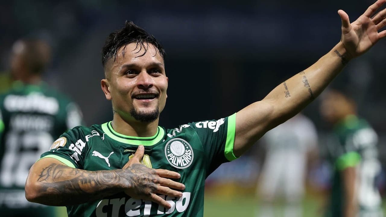 Palmeiras aceita vender Artur ao time russo